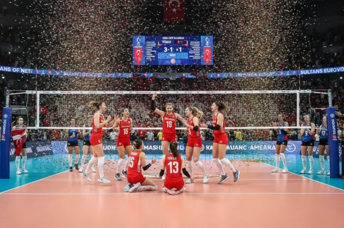 Sultanlar EuroVolley’de Almanya’yı 3-1’lik Skorla Geçti